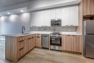 The Greystone in Hamilton, ON - Building Photo