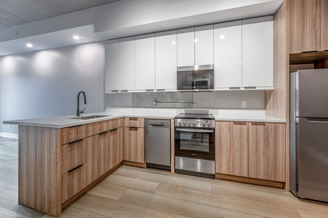 The Greystone in Hamilton, ON - Building Photo