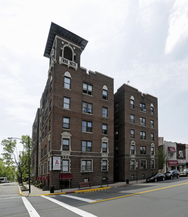 7822 Bergenline Ave in North Bergen, NJ - Building Photo