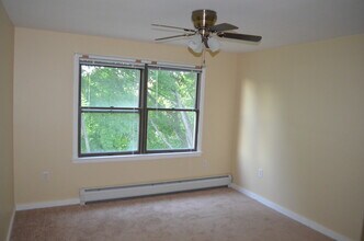 167 Elm St, Unit 2 in Milford, NH - Building Photo - Building Photo