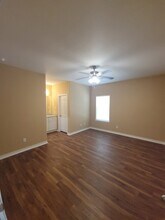 2107 24th St N in Texas City, TX - Foto de edificio - Building Photo