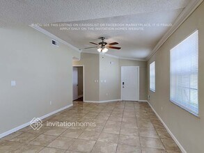13701 SW 14th St in Miami, FL - Foto de edificio - Building Photo
