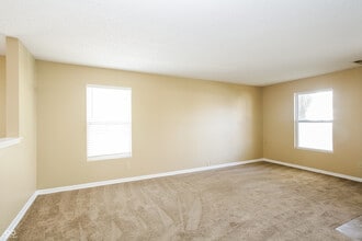 913 Harbon Dr in Franklin, IN - Building Photo - Building Photo