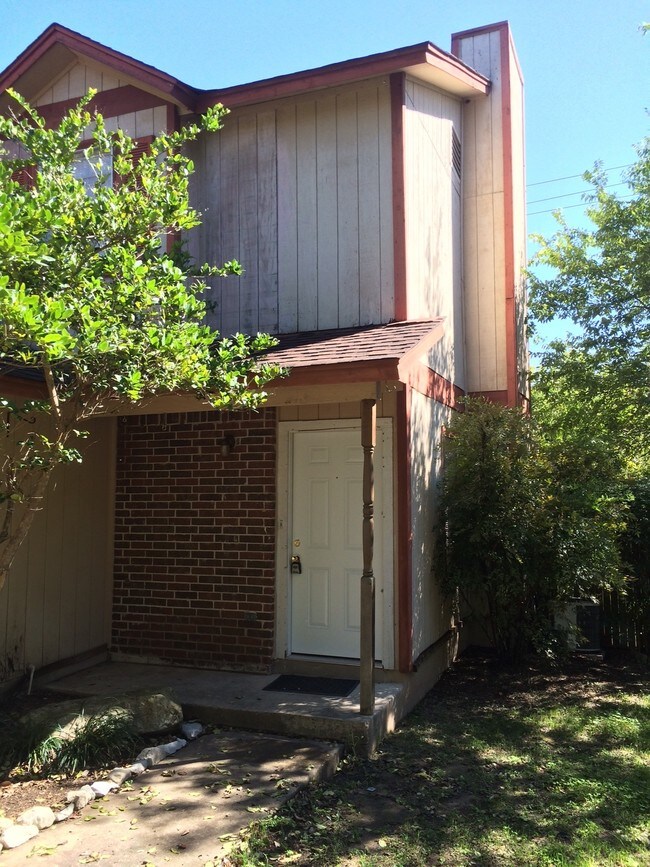 9105 Japonica Ct-Unit -1 in Austin, TX - Building Photo - Building Photo
