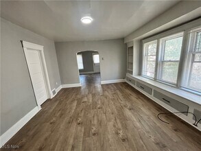 6632 Fleet Ave in Cleveland, OH - Building Photo - Building Photo