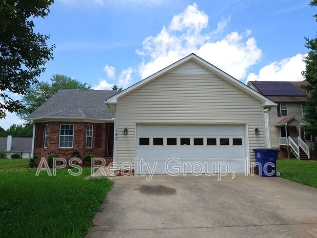 property at 160 Crossfield Ridge Ct SW