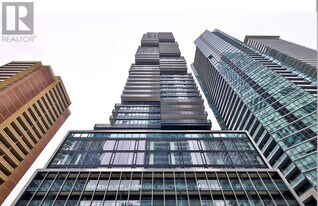 55 Charles St E in Toronto, ON - Building Photo