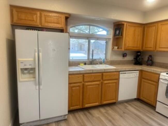 property at 5546 Wishing Well Dr