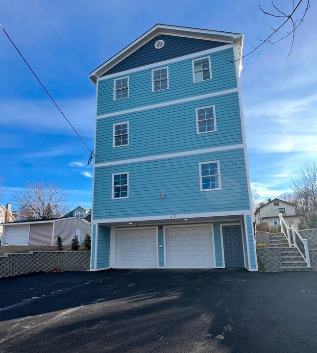 13 N Plank Rd-Unit -1 in Newburgh, NY - Building Photo