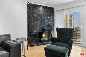 1515 S Beverly Dr in Los Angeles, CA - Foto de edificio - Building Photo