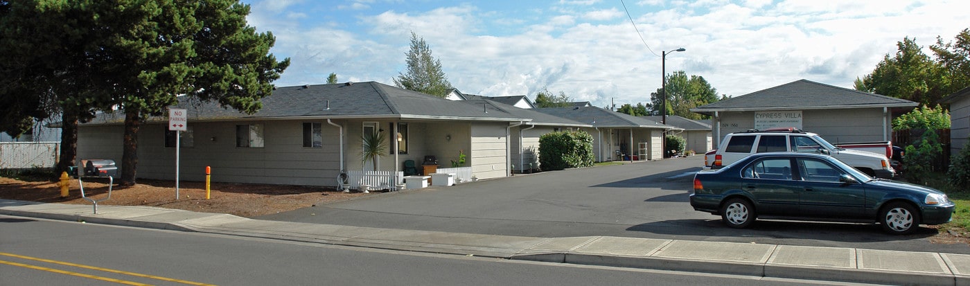 Cypress Villa Apartments in Salem, OR - Foto de edificio