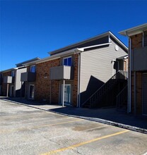 1315 Glen Oaks Dr in Norman, OK - Foto de edificio - Building Photo