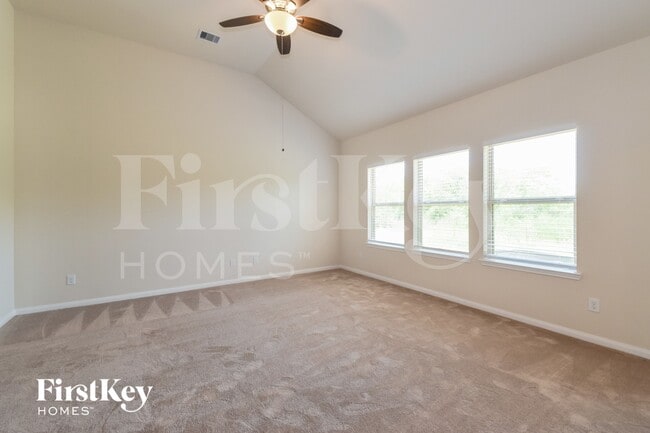 6459 Blimp Base Blvd in Hitchcock, TX - Building Photo - Building Photo