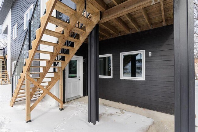 250 5 Ave NW in Portage La Prairie, MB - Building Photo - Building Photo