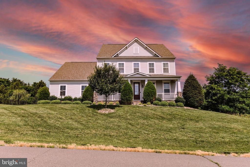 15783 Berkhamstead Pl in Leesburg, VA - Building Photo