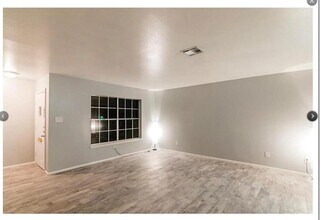 5402 Deep Forest Dr in Houston, TX - Building Photo - Building Photo