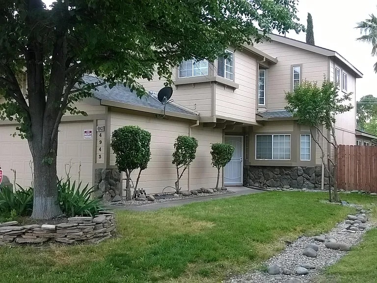 4943 Wind Creek Dr in Sacramento, CA - Building Photo