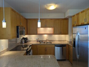 421 ?Olohana St-Unit -2804 in Honolulu, HI - Building Photo - Building Photo