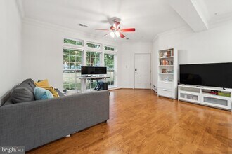 5722 Callcott Way in Alexandria, VA - Building Photo - Building Photo