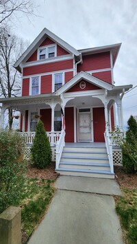 126 Winthrop St in New Britain, CT - Foto de edificio - Building Photo