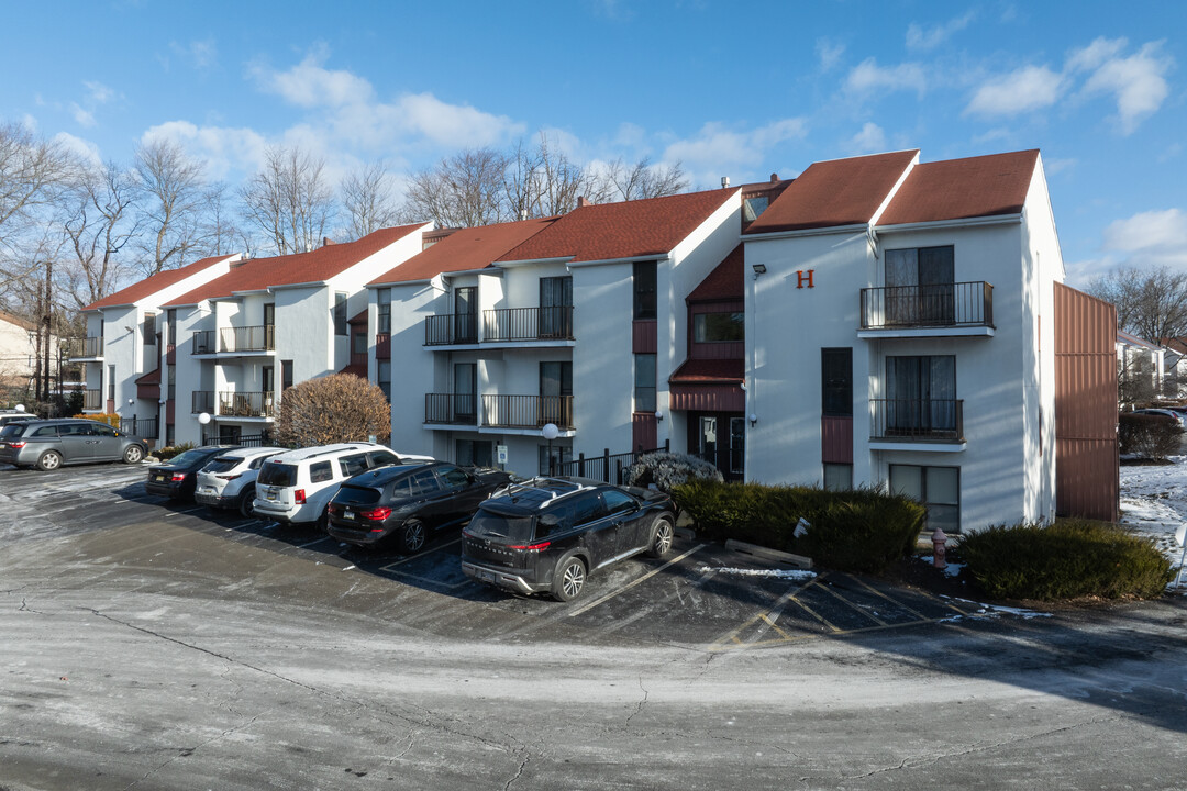 Carousel Station Condominiums in Philadelphia, PA - Building Photo