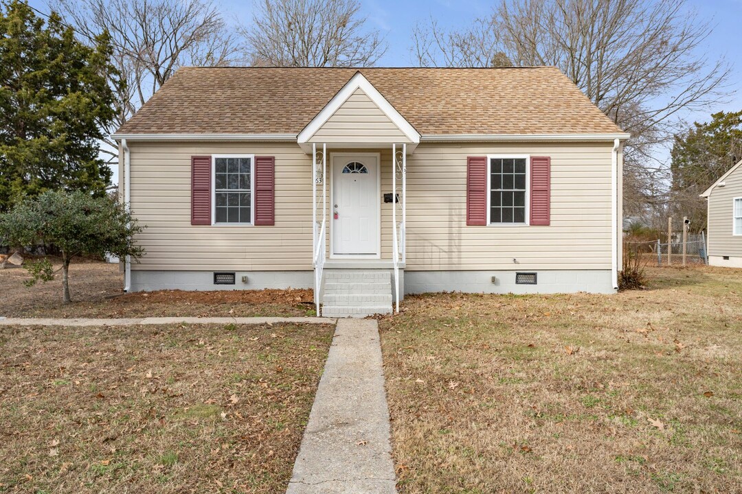 163 Eastwood Dr in Newport News, VA - Building Photo