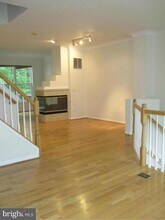 1225 Wild Hawthorn Way in Reston, VA - Building Photo - Building Photo