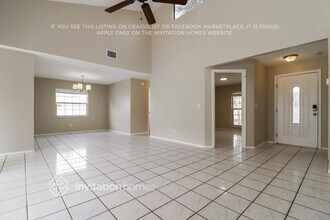 9511 Drakemill Ct in Tampa, FL - Building Photo - Building Photo