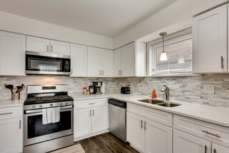 226 S Hoyne Ave in Chicago, IL - Building Photo - Building Photo