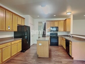 6923 Babbling Brook Ln in Concord, NC - Building Photo - Building Photo
