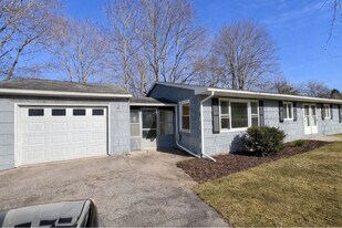 4331 NY-31 in Palmyra, NY - Building Photo