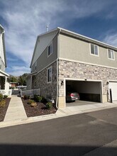 520 S Orchard Dr, Unit 24 in Bountiful, UT - Building Photo - Building Photo