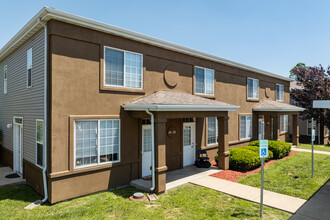 Oak Point Townhomes in St. Robert, MO - Building Photo - Building Photo