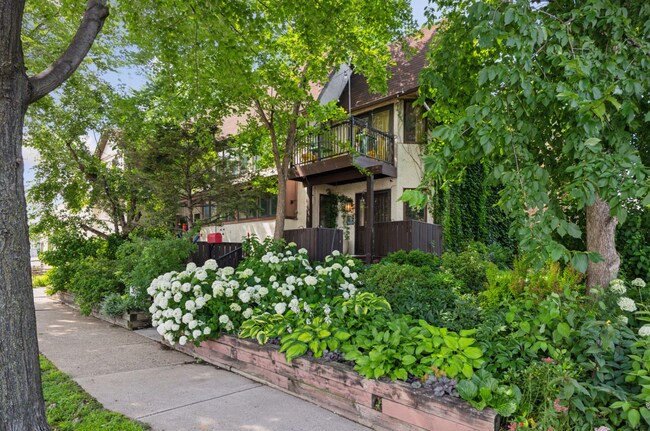 property at 20 East 40th Street