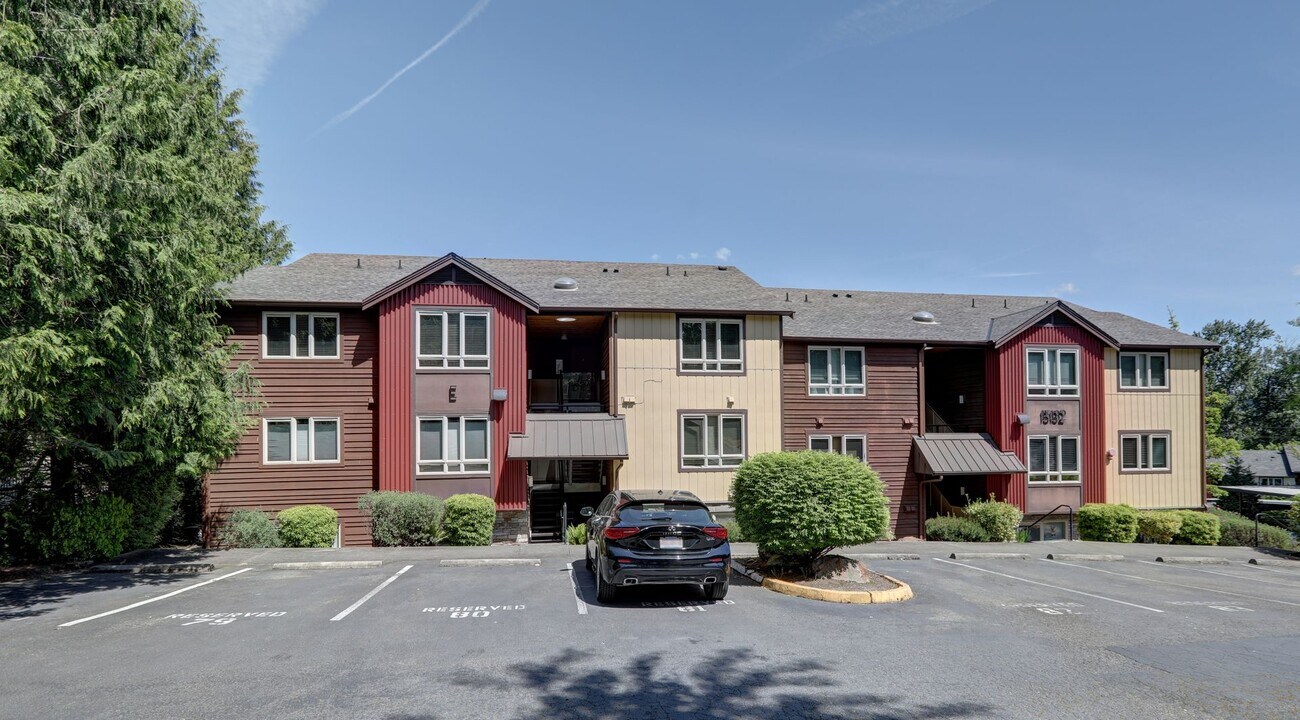 15132 NE 82nd St in Redmond, WA - Building Photo