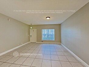 9951 NW 56th Pl in Coral Springs, FL - Foto de edificio - Building Photo
