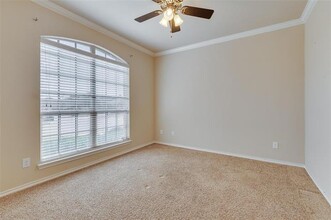 2001 Frosted Willow Ln in Fort Worth, TX - Building Photo - Building Photo