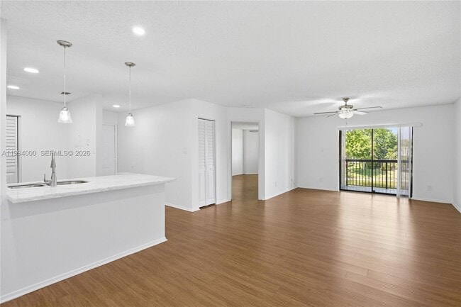 11245 W Atlantic Blvd in Coral Springs, FL - Building Photo - Building Photo