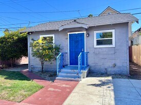 3774 S Gramercy Pl in Los Angeles, CA - Building Photo