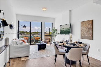 3801 N Dixie Hwy in Oakland Park, FL - Building Photo - Building Photo