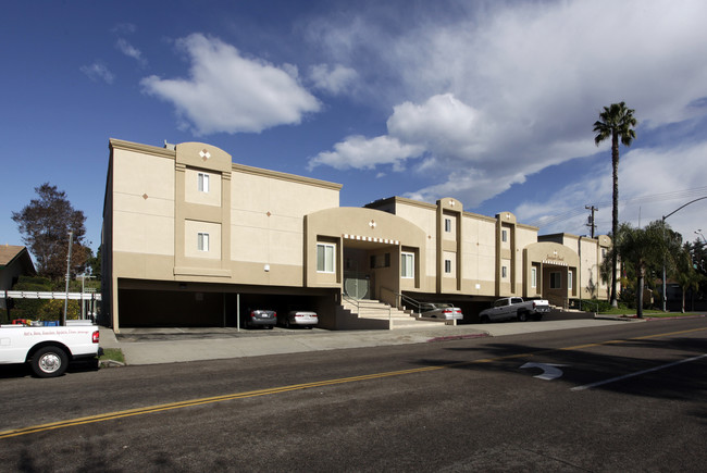 Juniper Court Apartments in Escondido, CA - Building Photo - Building Photo