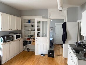 1933 N Damen Ave in Chicago, IL - Building Photo - Building Photo