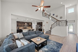9401 Tanager Way in Austin, TX - Building Photo - Building Photo