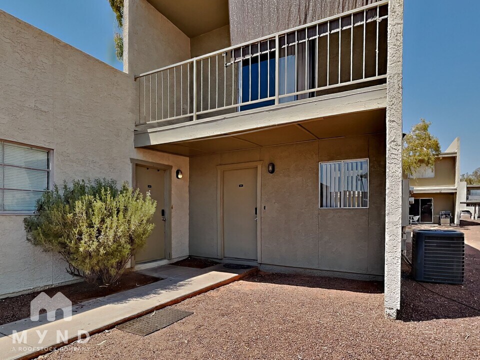2828 E Tierra Buena Ln in Phoenix, AZ - Building Photo
