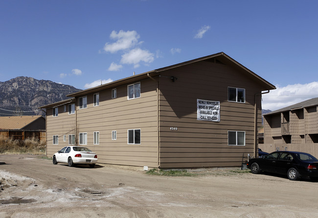 4340 Loomis Ave in Colorado Springs, CO - Foto de edificio - Building Photo