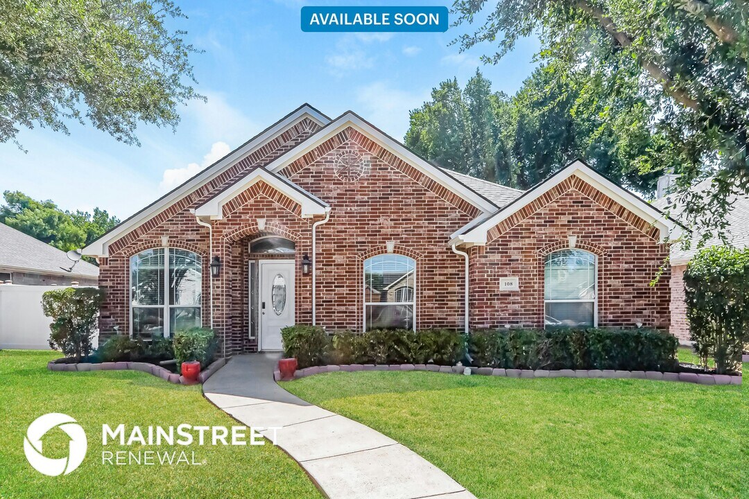 108 Norwood Ln in Lancaster, TX - Building Photo
