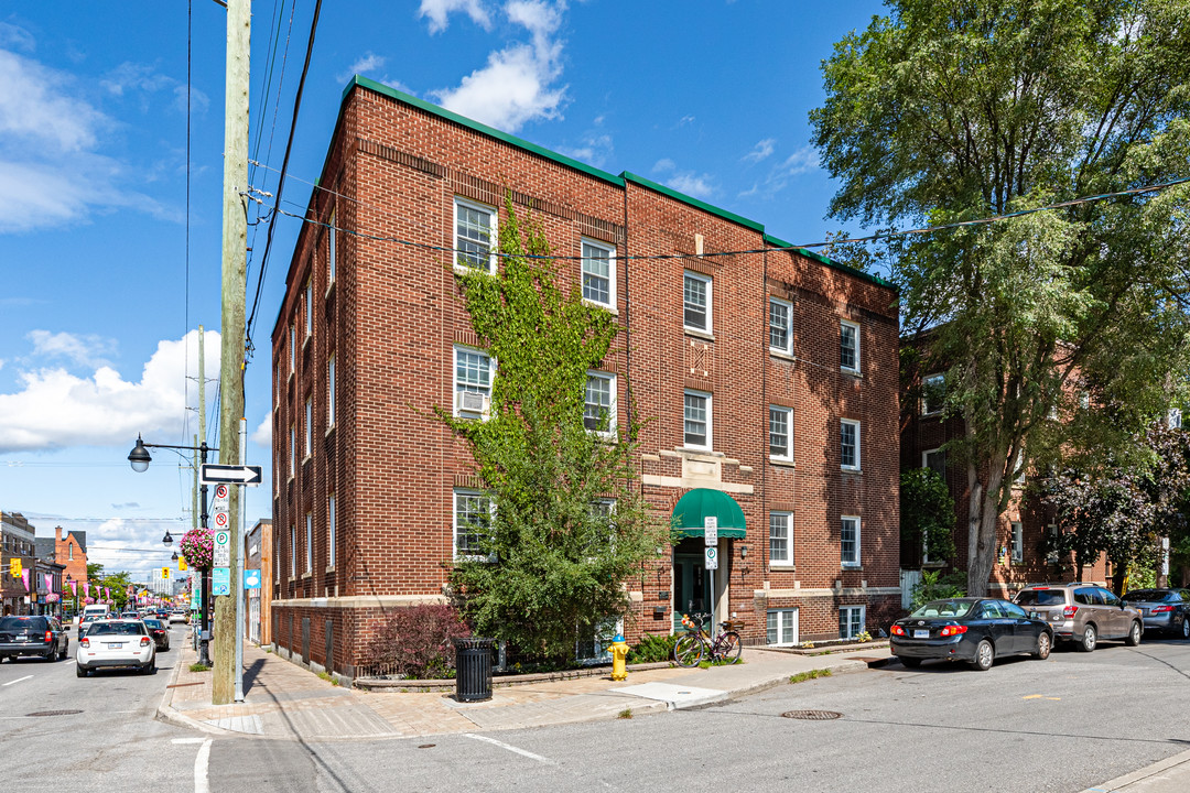 33 Regent St in Ottawa, ON - Building Photo