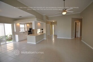 8341 Dominica Pl in Wellington, FL - Foto de edificio - Building Photo