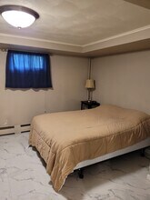 136 Main St, Unit Apartment in Binghamton, NY - Building Photo - Building Photo