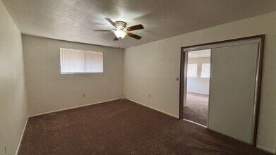 875 S Gilbert St in Hemet, CA - Building Photo - Building Photo